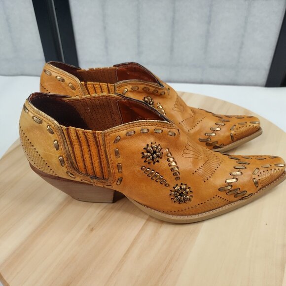 BCBGirls Tan/Brown Bronze Embellished Western Cowgirl Rodeo Boots Women US 6.5B - Picture 1 of 11